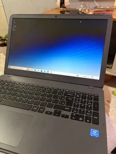 Notebook Samsung Essentials e20 500gb 4 gb RAM