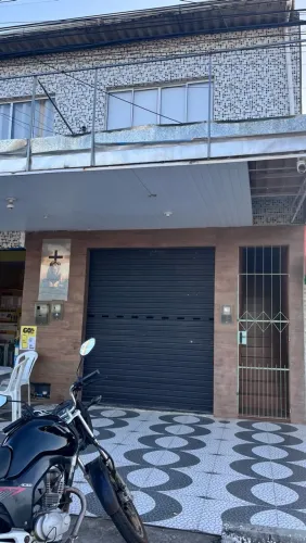 Alugo ponto pequeno com a casa em cima 