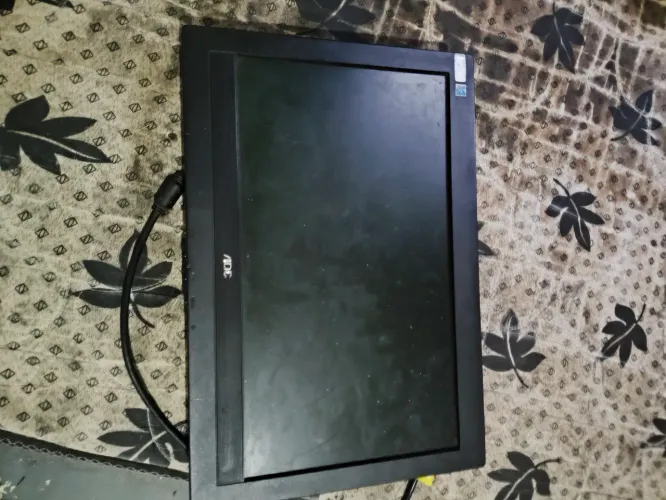 monitor AOC 15.6 polegadas funcionando perfeitamente
