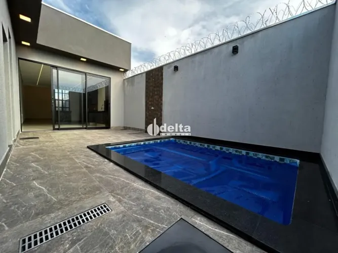 Casa residencial com 3 quartos sendo 1 suíte disponível para venda no bairro Aclimação em
