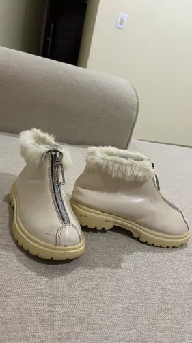 Bota infantil com forro interno macio