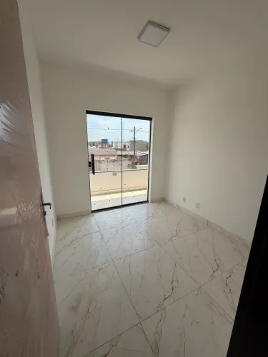 Alugo apartamento com varanda