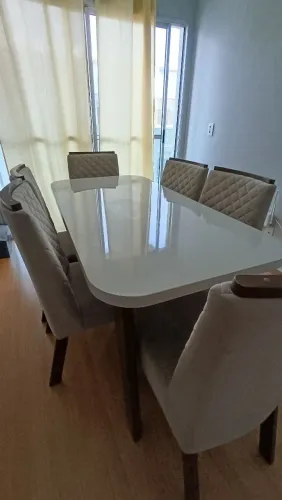 MESA COM 6 CADEIRAS