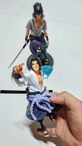 2 figures - Sasuke - Personagem do anime Naruto