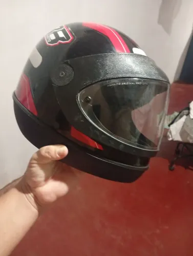 Capacete n°60.