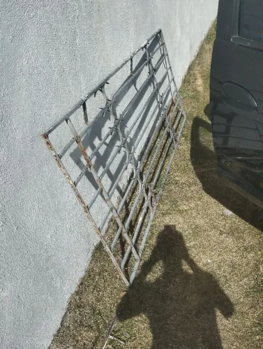 Grade de ferro para porta 2,10x 80. m