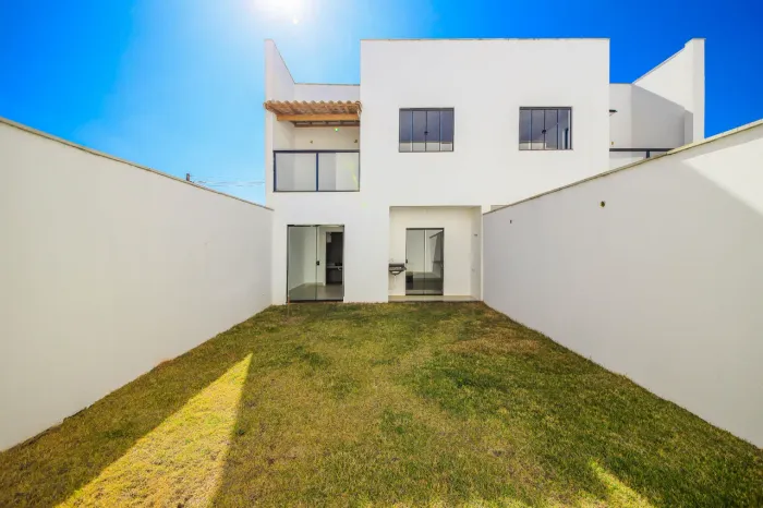 Casa com quintal e 3 suítes, ideal para ter mais espaço para venda