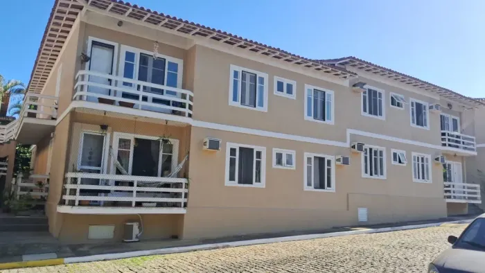 Imóvel para aluguel possui 80 metros quadrados com 3 quartos em Glória - Macaé - RJ
