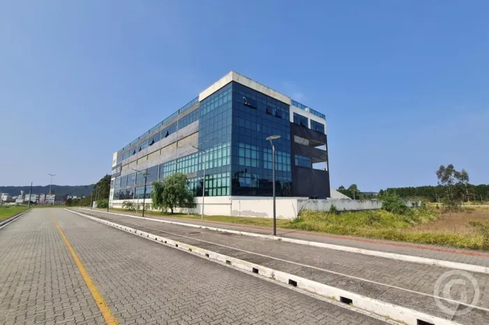 Sala comercial perfeita para expansão de negócios em Florianópolis