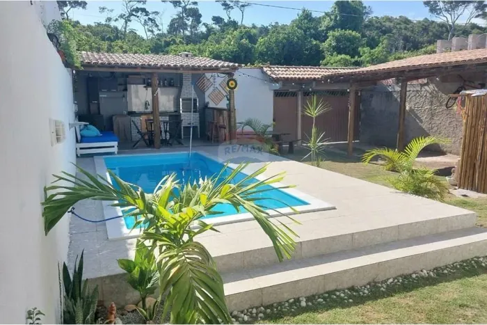 Casa Aconchegante com Piscina e Perto do Mar