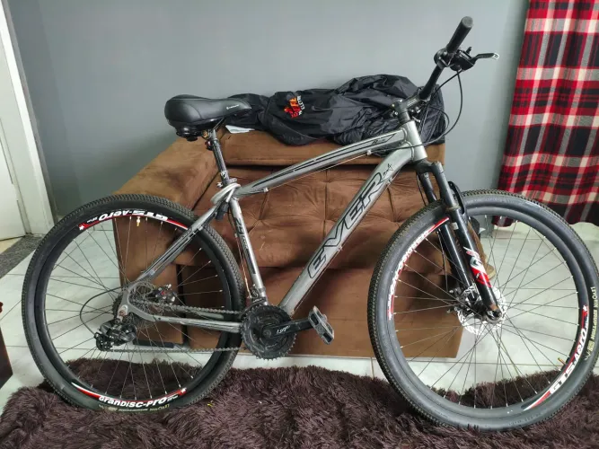 Bicicleta Ever Aro 29 - Freio a Disco + Banco, Corrente e Câmara Novos!