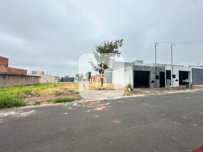 Lote para venda no bairro Jardim Ipanema