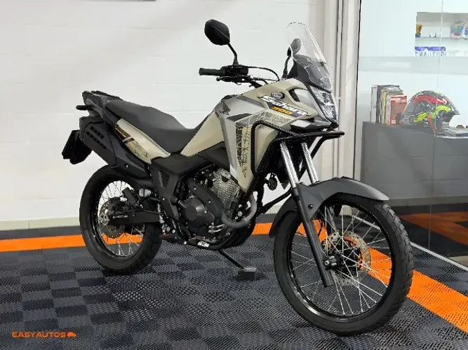 Honda XRE 300 SAHARA ADVENTURE - 2025 - ÚNICO DONO - SÓ 7.000 KM