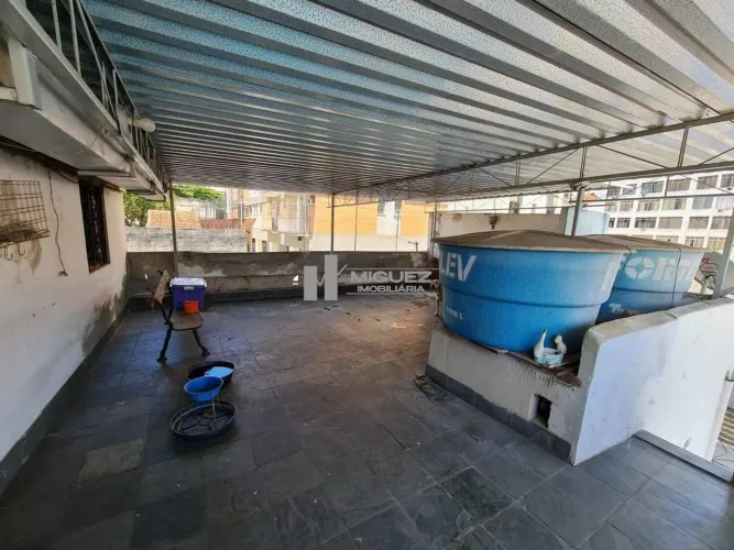 À VENDA, CASA DE VILA NA TIJUCA- RUA HADDOCK LOBO, COM 2 QUARTOS, VAGA DE GARAGEM E 90M².