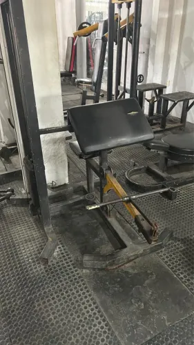 Máquina de bíceps
