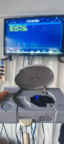 Ps1 FAT japonês scph 5500 revisado com XSTATION SD 16gb cheio de jogos só o console 