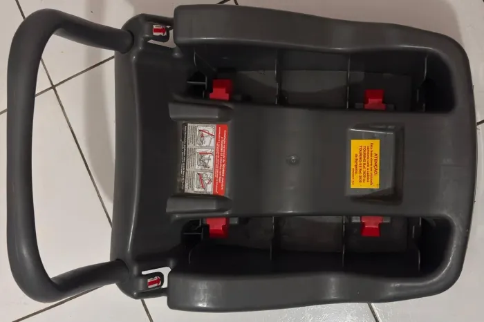 Bebê conforto Burigoto com base para automóvel
