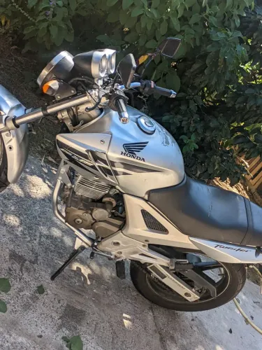 Troco por cb 300, XRE.... Negociável....