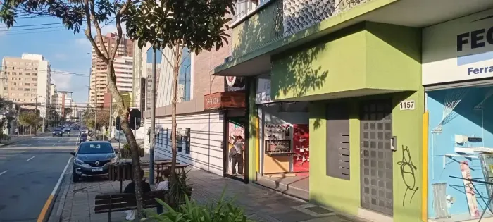 PONTO COMERCIAL no melhor lugar do Batel, Curitiba, Paraná!! Com 220 m²