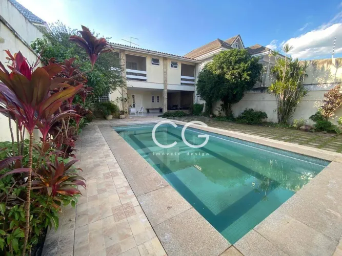 Casa com 5 dormitórios à venda, 370 m² por R$ 2.990.000,00 - Barra da Tijuca - Rio de Jane