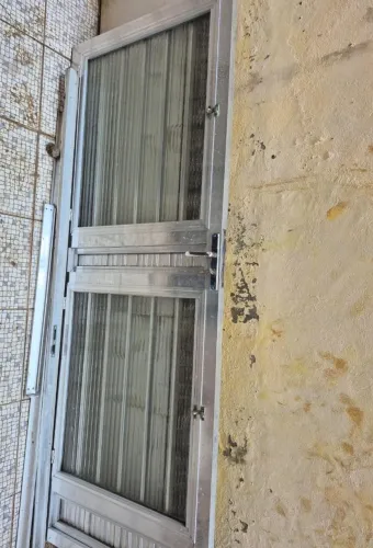 Porta alumínio polido largura 80