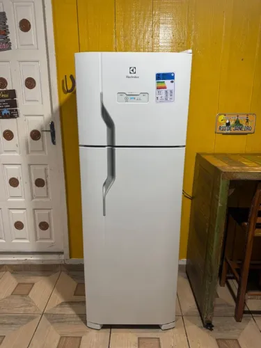 Geladeira electrolux Frost Free semi nova (entrego)