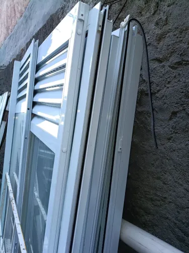 Folhas de porta balcão sem os trilhos de cima
