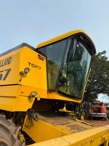 Colheitadeira agrícola TC 57
