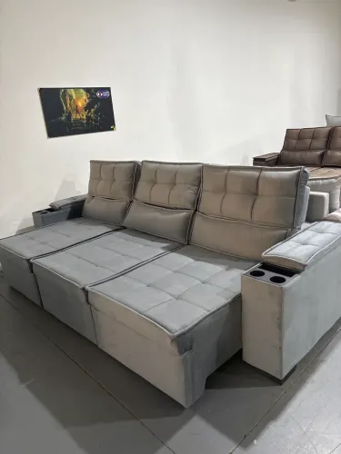 Sofá com porta copos
