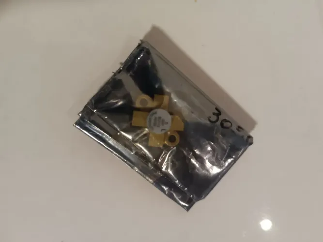 Transistor de rádio frequência (RF)modelo da série BLF (como o BLF175 ou BLF177)