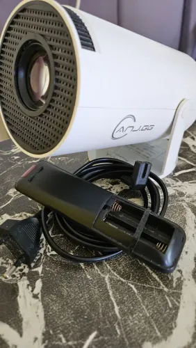 Projetor Hy300