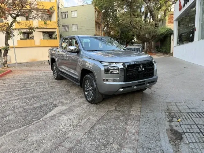 Mitsubishi TRITON HPE 2.4 CD 4X4 TB Diesel Aut. 2027