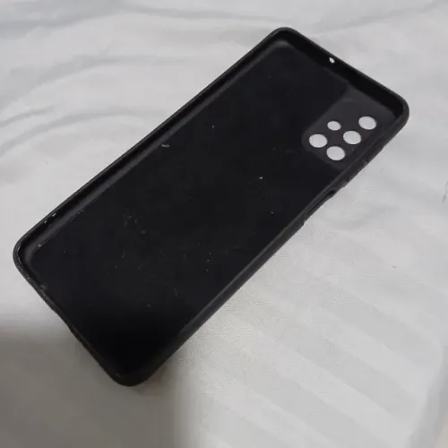 Capa Samsung Galaxy M51 Preta Aveludada Pouco Usada