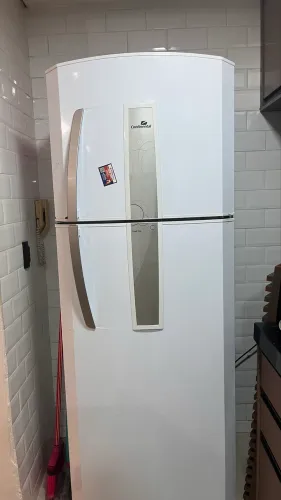 Vendo Geladeira Continental usada