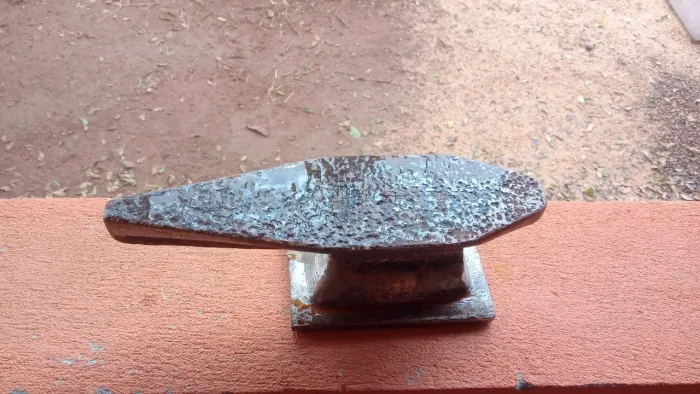 Bigorna de aço maciço carbono