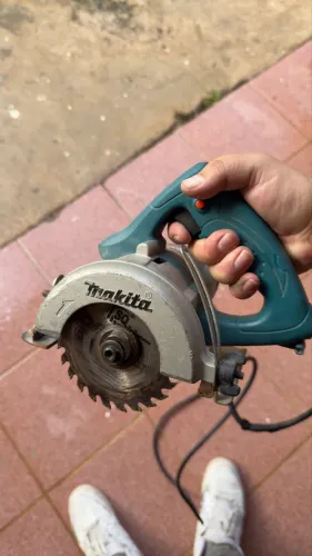 Serra elétrica Makita