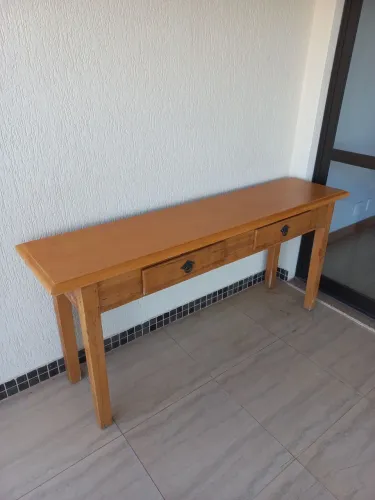 Mesa de canto em Madeira maciça com Gavetas