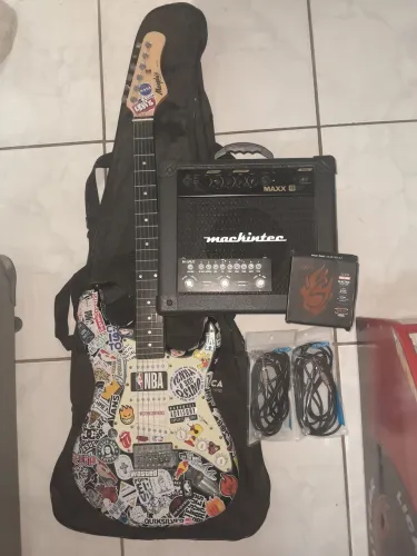 Kit guitarra Memphis MG30