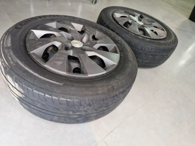 Pneus Aro 15 (com rodas)