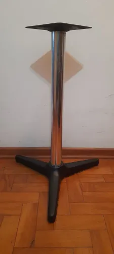 Pé de mesa de alumínio e aço inox , 73 cm de altura 