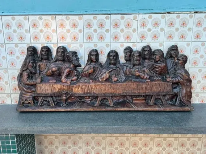 Escultura Santa Ceia madeira maciça entalhada à mão.