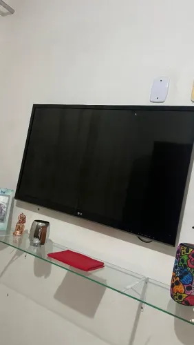 Vendo tv LG 43 polegadas semi nova