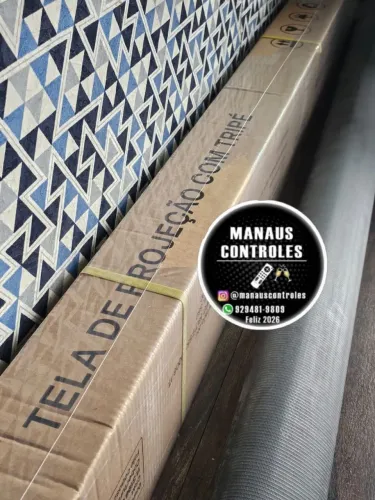 Tela de projeção ( com tripé)  chama no PV 