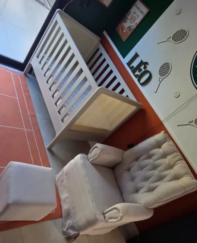Berço tela areia com colchão e poltrona linho bege Super novo!