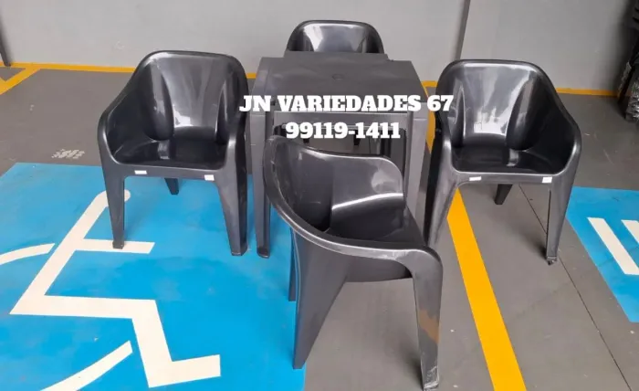 Conjunto de mesas arqplast,ou cadeiras avulsas,material bem reforçado,direto da fábrica.