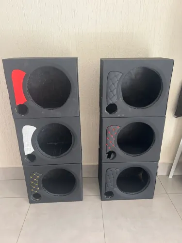 Caixa de grave para um subwoofer 