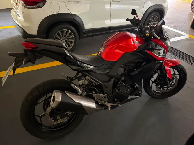 Vendo Kawasaki Z300 Impecável