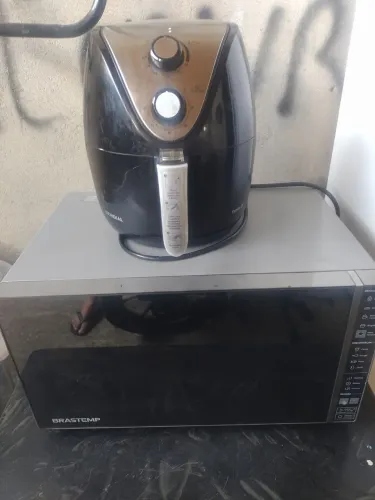 Microondas e airfryer