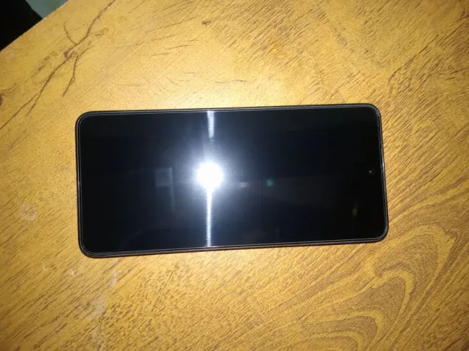 Vende-se um celular seminovo