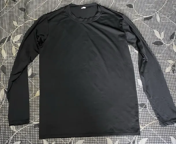Roupas masculinas e femininas, acesse o perfil